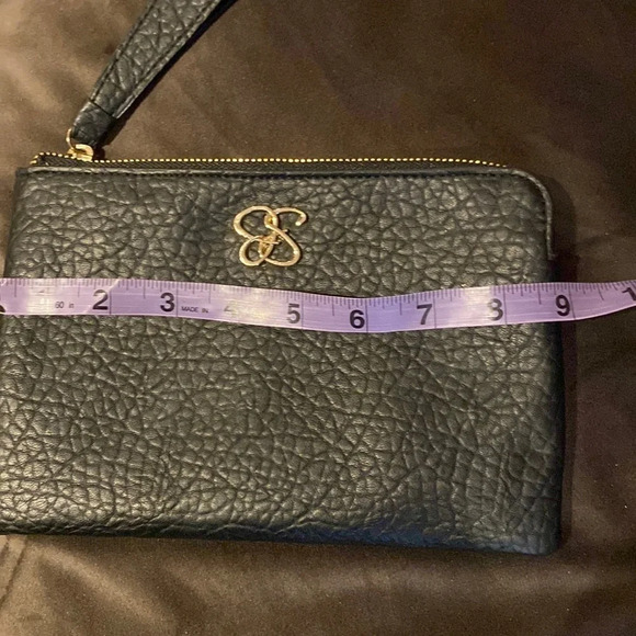 Jessica Simpson textured faux leather black logo wristlet - Picture 3 of 12